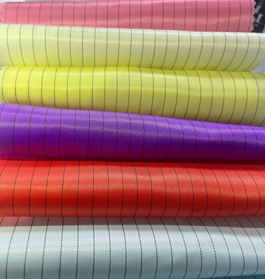 Tissu antistatique de 5mm de grille de polyester antistatique d'ESD 99% pour des vêtements de travail d'industrie