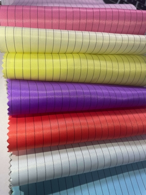 Tissu antistatique de 5mm de grille de polyester antistatique d'ESD 99% pour des vêtements de travail d'industrie