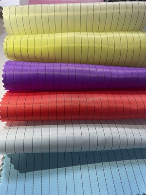 Tissu uniforme antistatique anti-poussière de grille de 5mm de polyester de Ripstop ESD de tissu antistatique pour des vêtements de travail