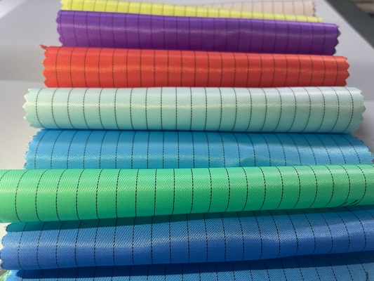 Tissus conducteurs antistatiques 100% polyester Stripe Tissus antistatiques de grille de sergé d'ESD Poly pour des uniformes