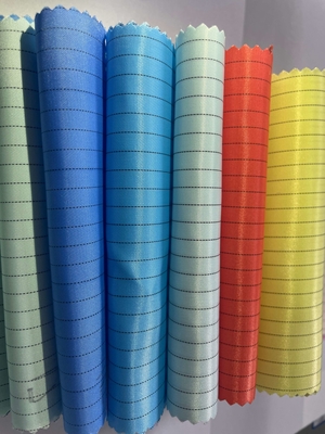 textile tissé antistatique d'ESD statique de conception de rayure de 110gsm 5mm anti pour la fabrication industrielle de vêtement