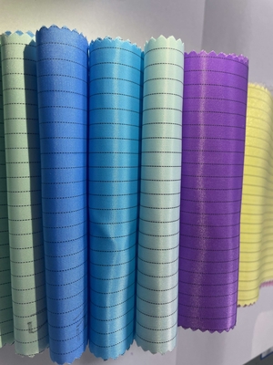 Tissu uniforme de polyester antistatique d'ESD de tissu de grille de la poussière 5mm de salle blanche anti tissu statique pour des vêtements de travail