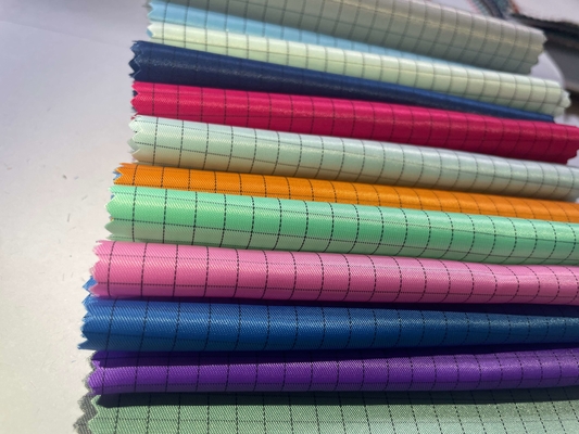 Tissu fonctionnel d'anti d'ESD de tissus de sergé de tissu du comité technique 65/35 vêtements de travail antistatiques statiques de Cleanroom