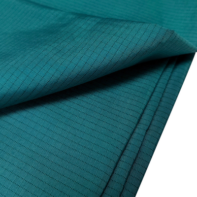 Anti grille statique du tissu 5mm du polyester 166*89 pour la robe protectrice jetable