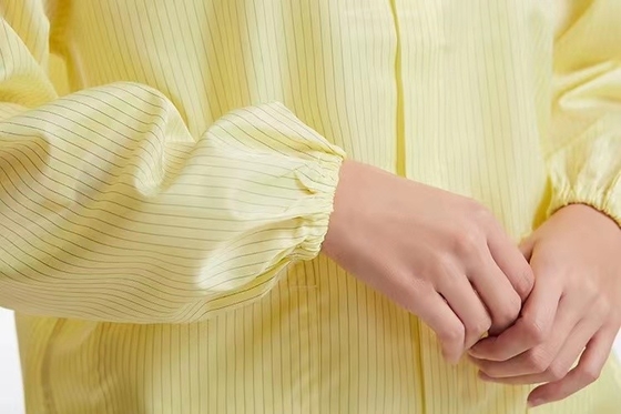 Vêtements de travail sans poussière d'ESD de pièce propre d'anti polyester statique à capuchon de vêtements